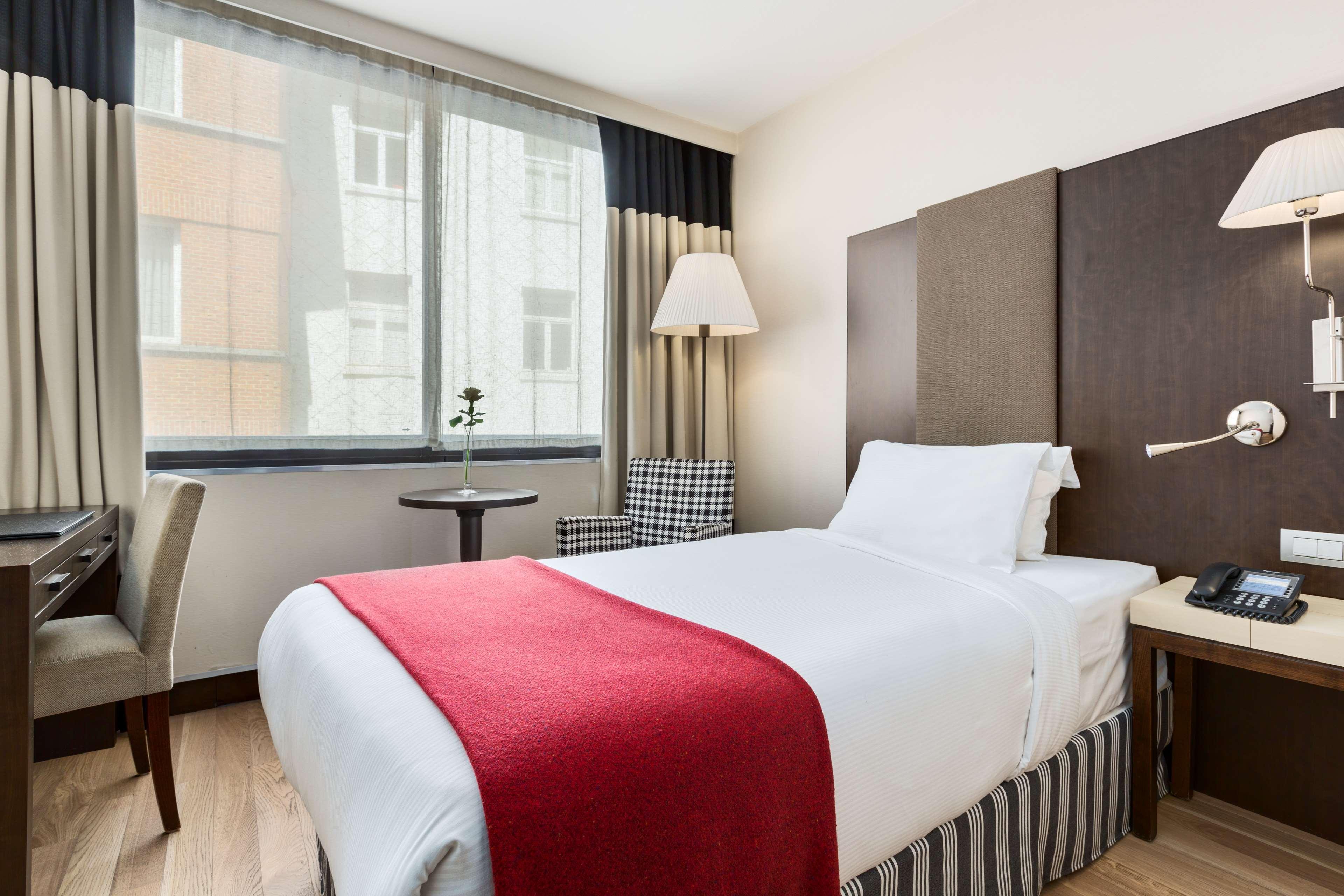 เอ็นเอช บรัสเซลส์ หลุยส์ Hotel Saint-Gilles ภายนอก รูปภาพ